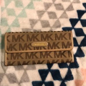 Michale Kors wallet